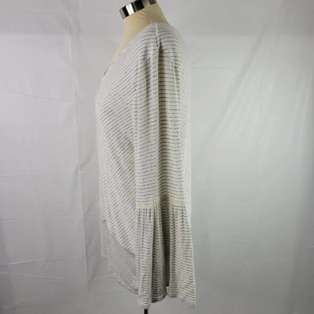 Knox Rose Cream V-Neck Top - Picture 4 of 11